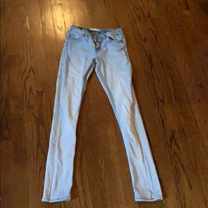 Light wash Levi jeans